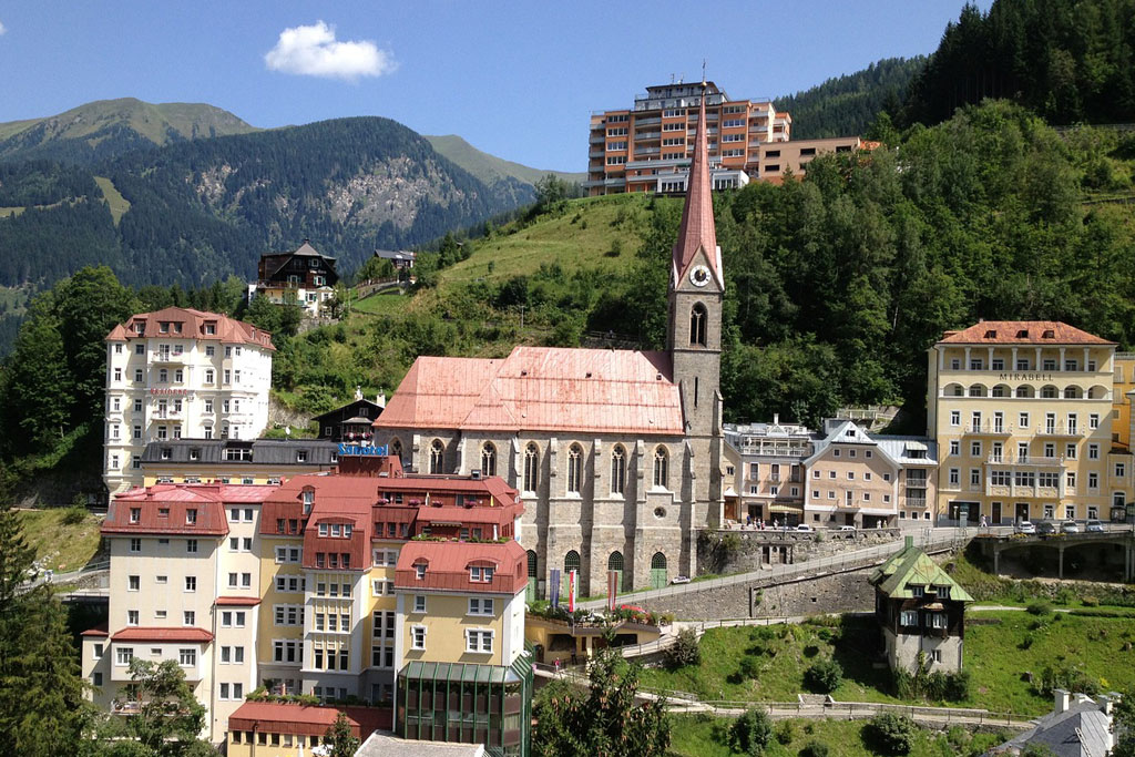 Ortsbild mit Kirche von Bad Gastein