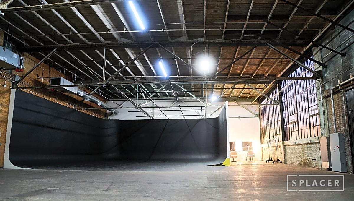 3 Wall Black Cyc Stage In Los Angeles Los Angeles Ca Rent It On Splacer