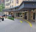 Photo of 401 W Fullerton Pkwy. - Valet