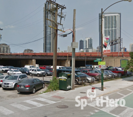 550 W Kinzie Parking