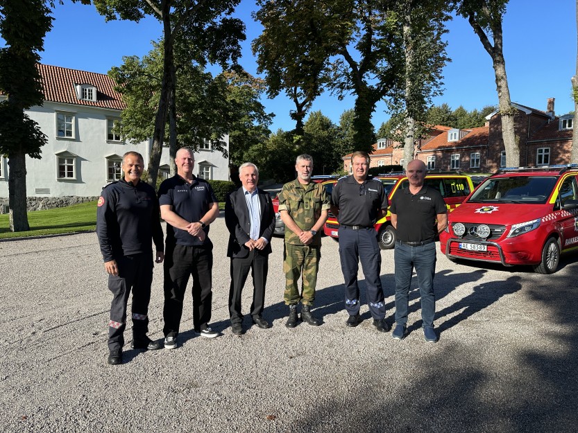 Mange deltok på fagdag i Sarpsborg. På bildet ser man brannsjef i Sarpsborg, Terje Surdal, Anders Dybwad fra nasjonalt CBRNE-senter ved Oslo Universitetssykehus, Karsten Fredriksen fra Laborel , Sjefsersjant ved Forsvarets ABC skole, Guy Robert Finnbråten, Sivilforsvarsinspektør Roar Pettersen fra Østfold sivilforsvarsdistrikt og Per Inge Ohrstrand fra Direktoratet for strålevern og atomsikkerhet Mange deltok på fagdag i Sarpsborg. På bildet ser man brannsjef i Sarpsborg, Terje Surdal, Anders Dybwad fra nasjonalt CBRNE-senter ved Oslo Universitetssykehus, Karsten Fredriksen fra Laborel , Sjefsersjant ved Forsvarets ABC skole, Guy Robert Finnbråten, Sivilforsvarsinspektør Roar Pettersen fra Østfold sivilforsvarsdistrikt og Per Inge Ohrstrand fra Direktoratet for strålevern og atomsikkerhet