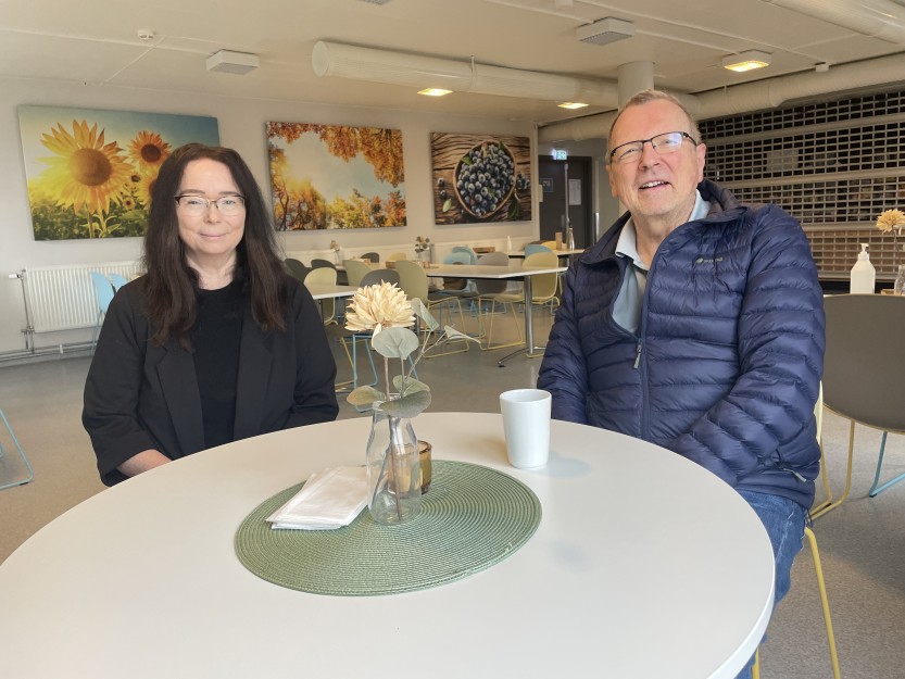 Demenskoordinator Berit Dahl Ranum og Øivind Werner Johansen fra Sarpsborg demensforening.