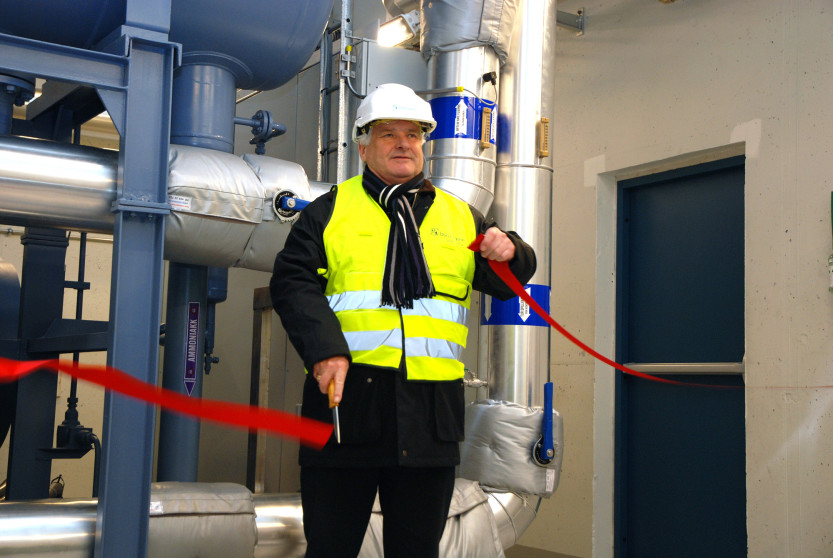 Jan O. Engsmyr ved åpning av biovarmeanlegg