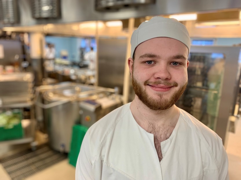 Bjørn Marcus Lie ved Tingvoll kjøkken Bjørn Marcus Lie ved Tingvoll kjøkken