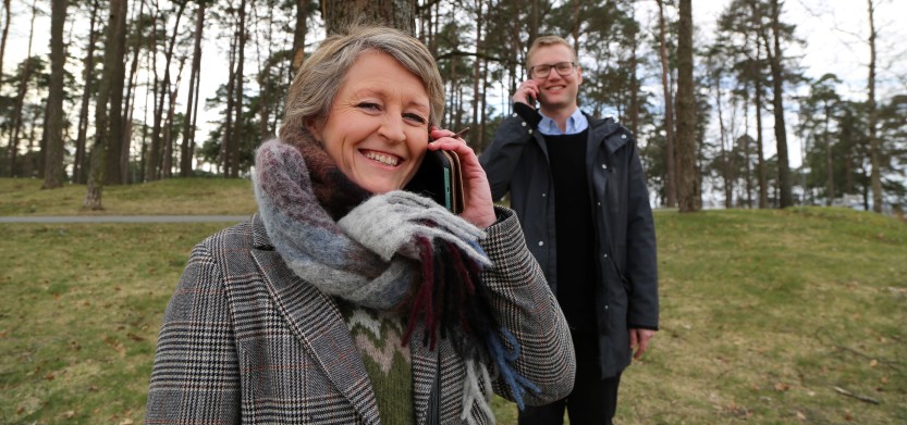 Foreldretelefonen: Her er to av dem som tar telefonen når du ringer - sosiallærer Christin Johansen og barnehagefaglig rådgiver Petter Gudim Marberg. Foreldretelefonen: Her er to av dem som tar telefonen når du ringer - sosiallærer Christin Johansen og barnehagefaglig rådgiver Petter Gudim Marberg.