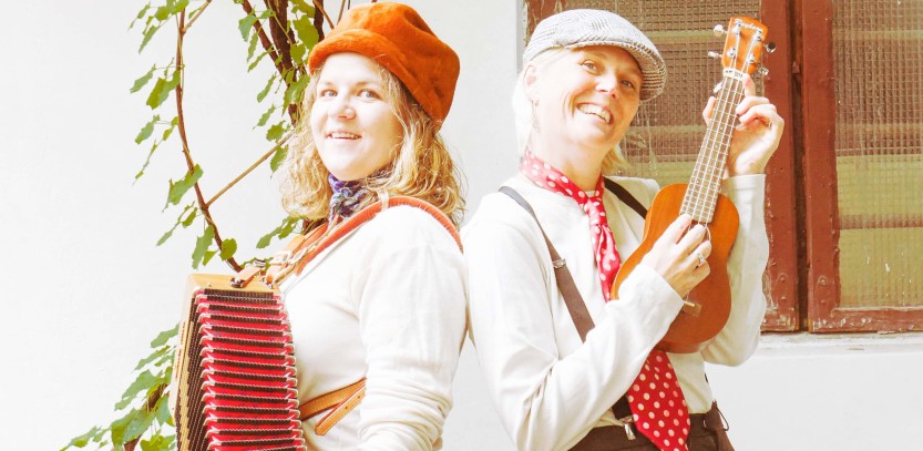 Hilde Fjerdingøy og Sara Andersson. Familieforestillingen Pilutta deg! på Sarpsborg hovedbibliotek lørdag 3. oktober kl. 13.00. Hilde Fjerdingøy og Sara Andersson. Familieforestillingen Pilutta deg! på Sarpsborg hovedbibliotek lørdag 3. oktober kl. 13.00.