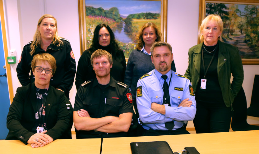 Lise-Lotte Berglind(brannvesen), Tone Faale (kommunen), Britt Hege Engeset(barnevernsleder), Kirsti Skaug (kommunesjef velferd), Unni Skaar(rådmann), Lars Holmen (brannvesen), Pål Brandstorp(politiet) Lise-Lotte Berglind(brannvesen), Tone Faale (kommunen), Britt Hege Engeset(barnevernsleder), Kirsti Skaug (kommunesjef velferd), Unni Skaar(rådmann), Lars Holmen (brannvesen), Pål Brandstorp(politiet)
