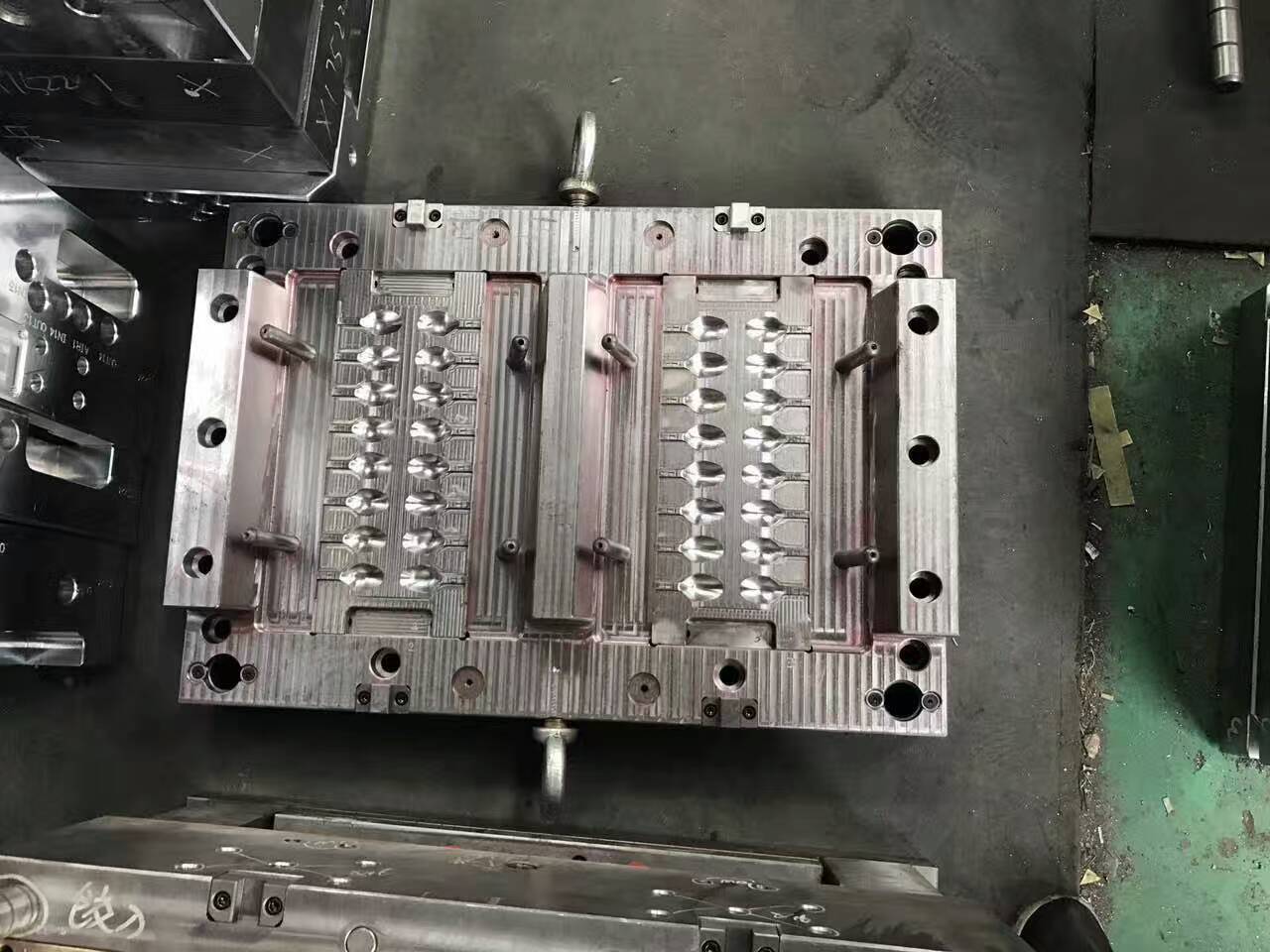 China Plastic Cutlery Mould Maker Plastic Spoon mould,Fork mould