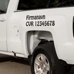 Sticker med CVR nummer og firmanavn Sticker med CVR nummer og firmanavn