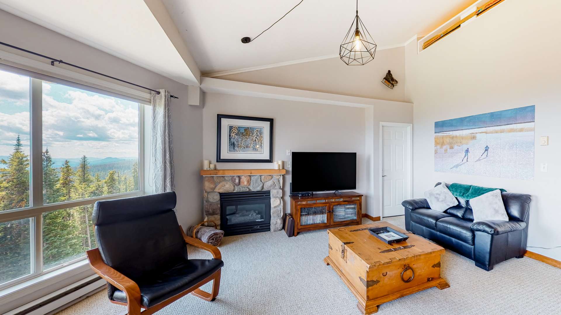 Hilltop Hideaway Condo - Legacy 401A