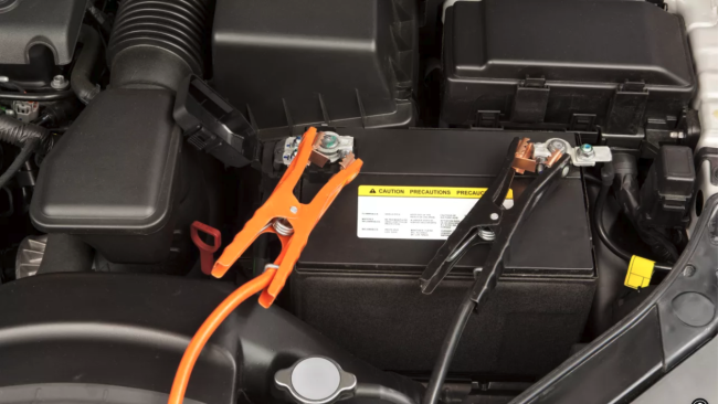 jump-starting-a-car-with-a-flat-battery jump-starting-a-car-with-a-flat-battery