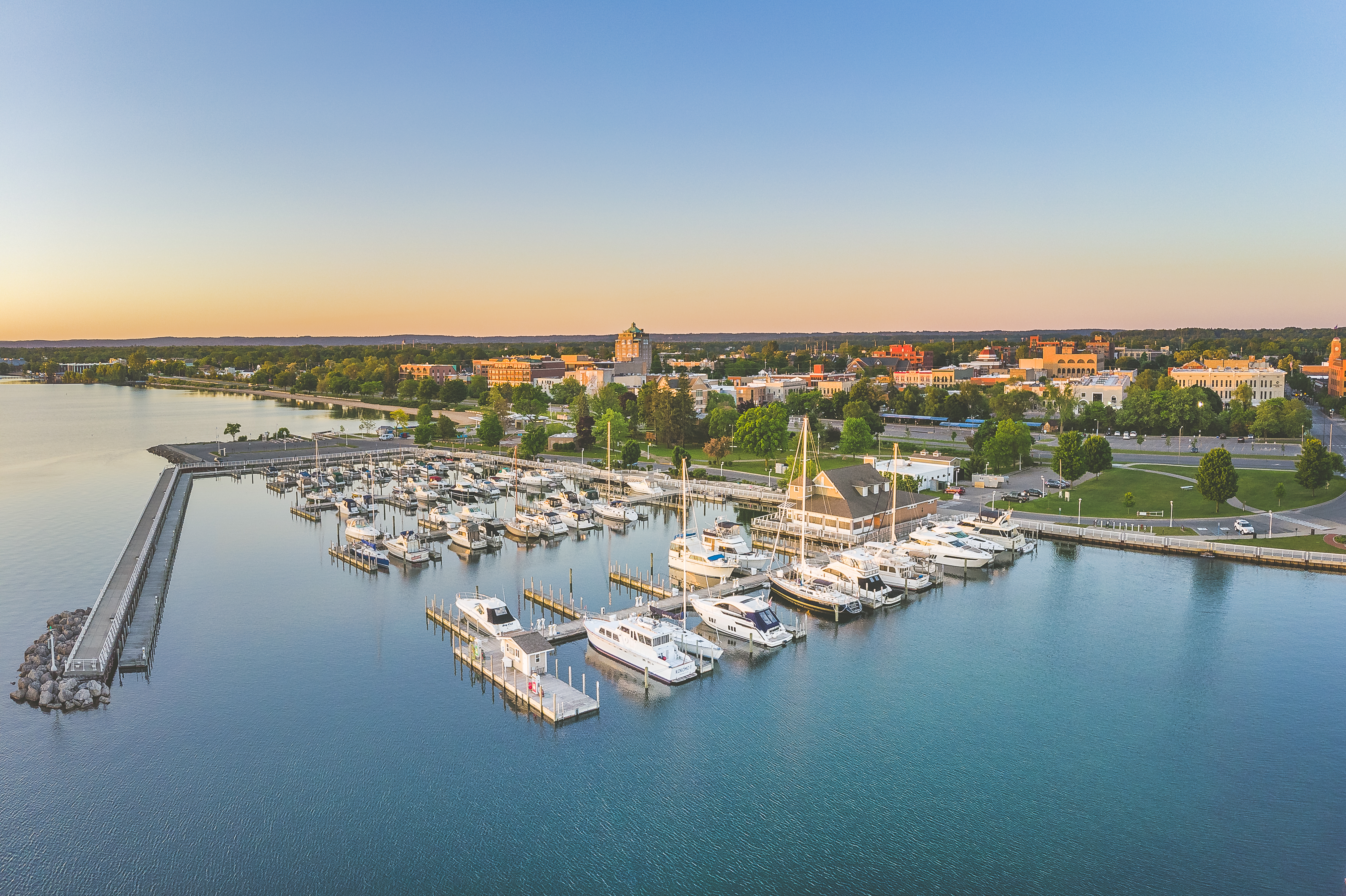 Traverse City Hotels, Events, Restaurants & Things to Do