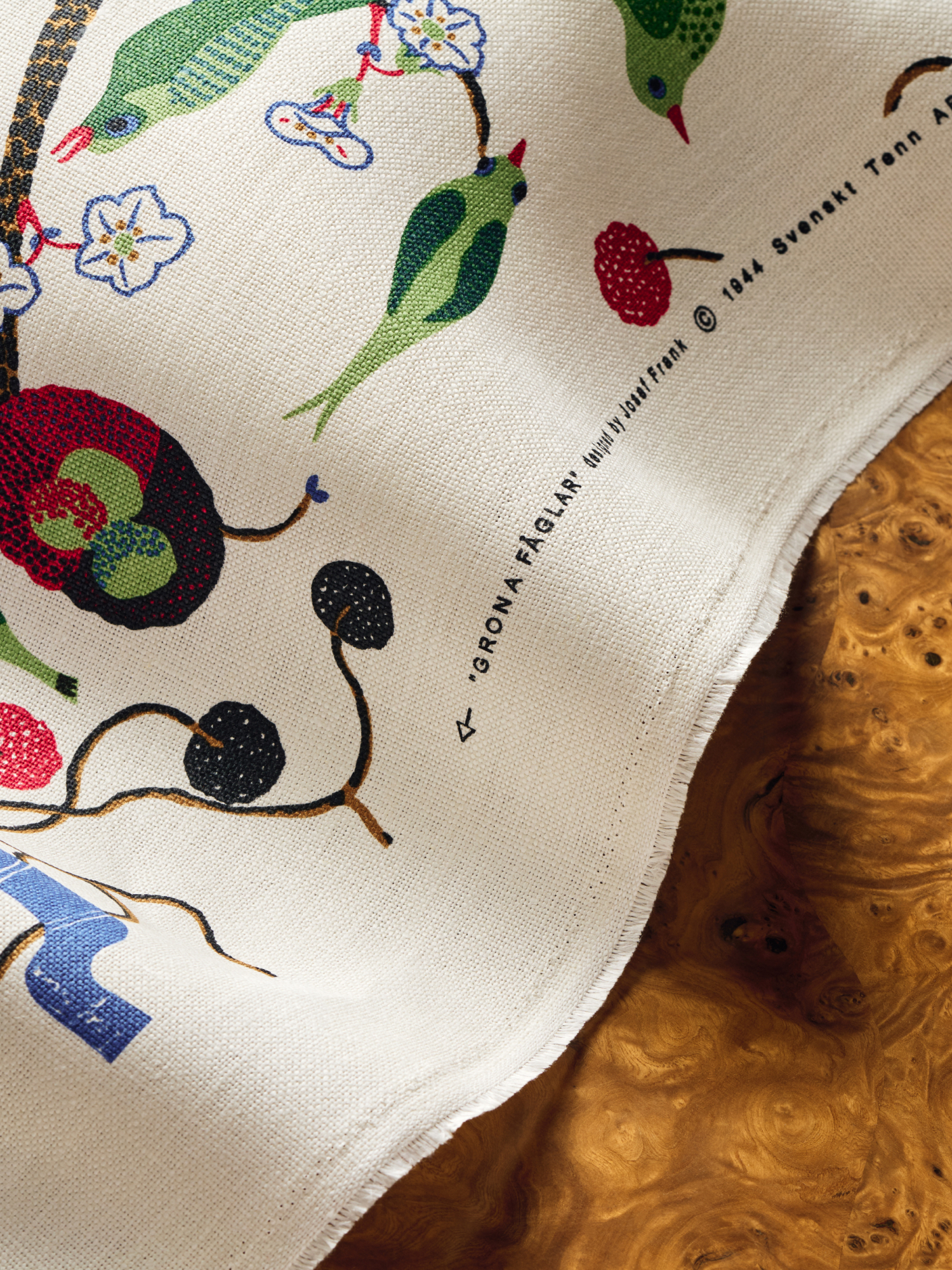 Textile Gröna Fåglar Linen – Josef Frank Textile Gröna Fåglar Linen – Josef Frank