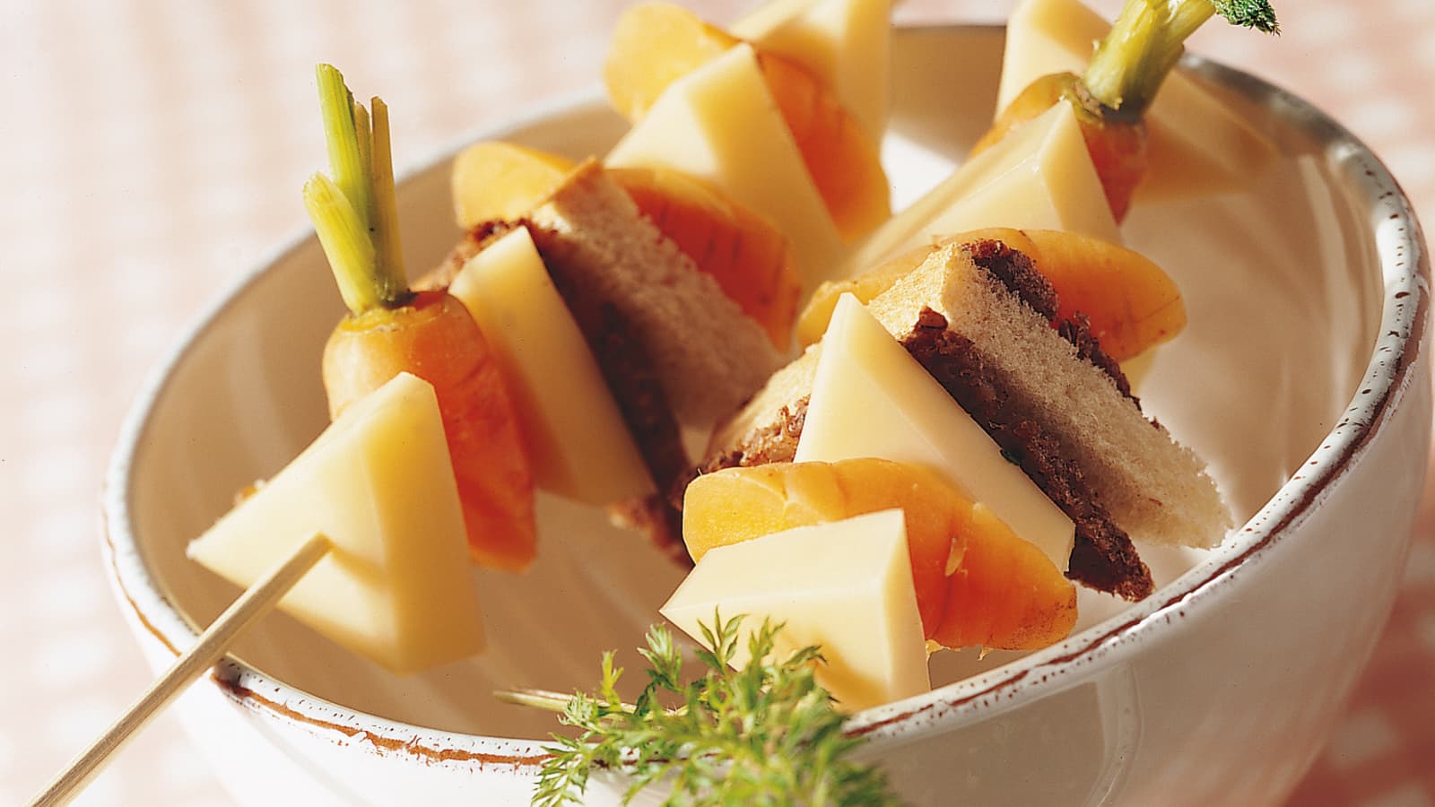 Apéro-Spiessli mit süss-scharfer Sauce - Rezept | Swissmilk