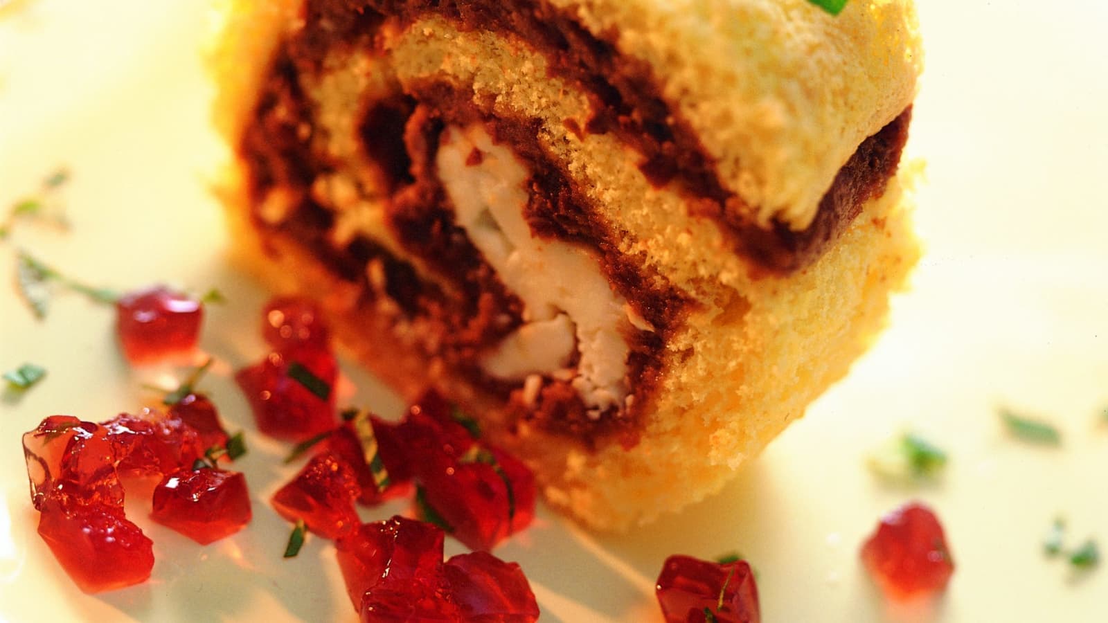 Dörrbirnen-Roulade mit Blauschimmelkäse und Portwein-Gelee - Rezept ...