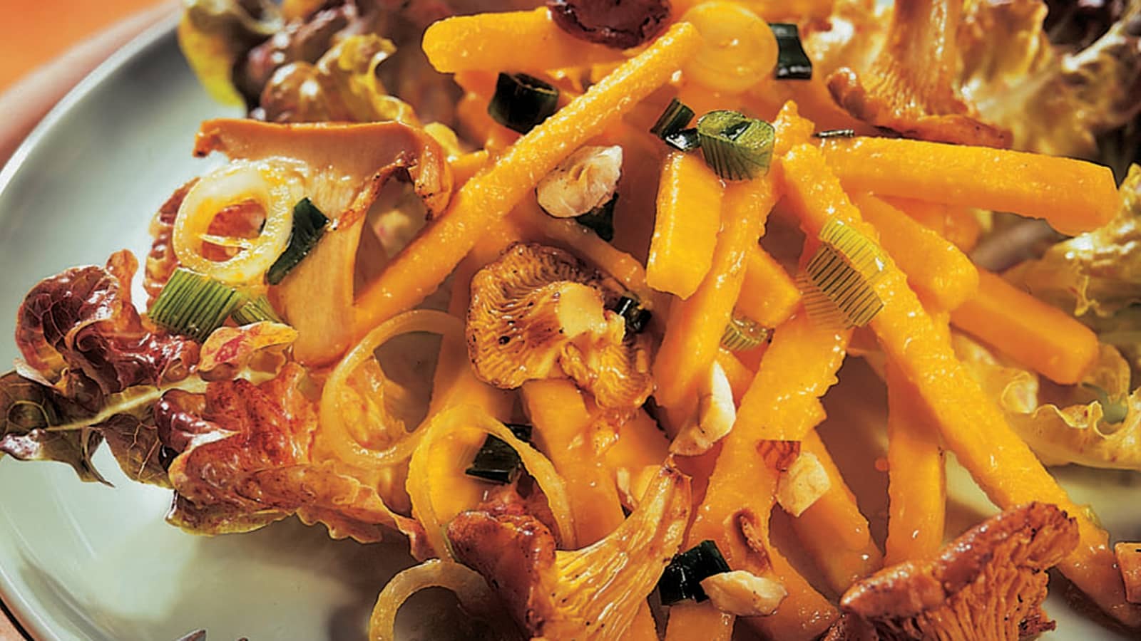 Eichblattsalat mit warmen Pilzen und Kürbis - Rezept | Swissmilk