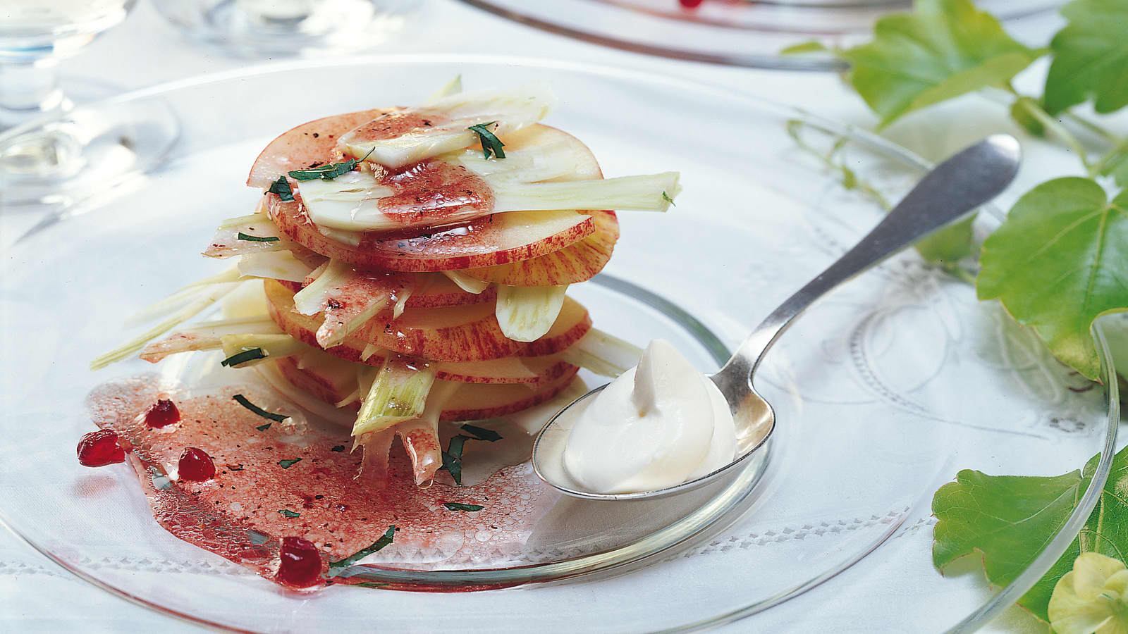 Fenchel-Apfel-Salat mit Preiselbeersauce - Rezept | Swissmilk