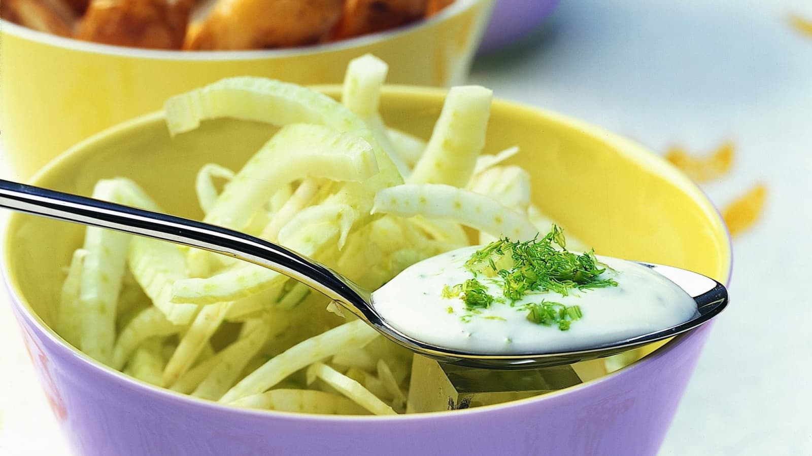 Fenchelsalat mit Wedges und Quarkdip - Rezept | Swissmilk