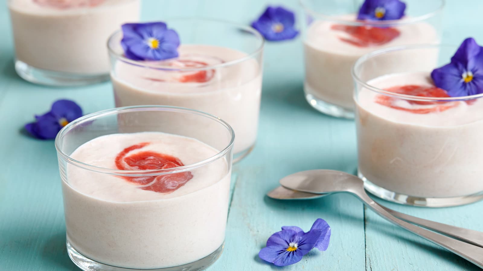 Joghurt-Rhabarber-Mousse - Rezept | Swissmilk