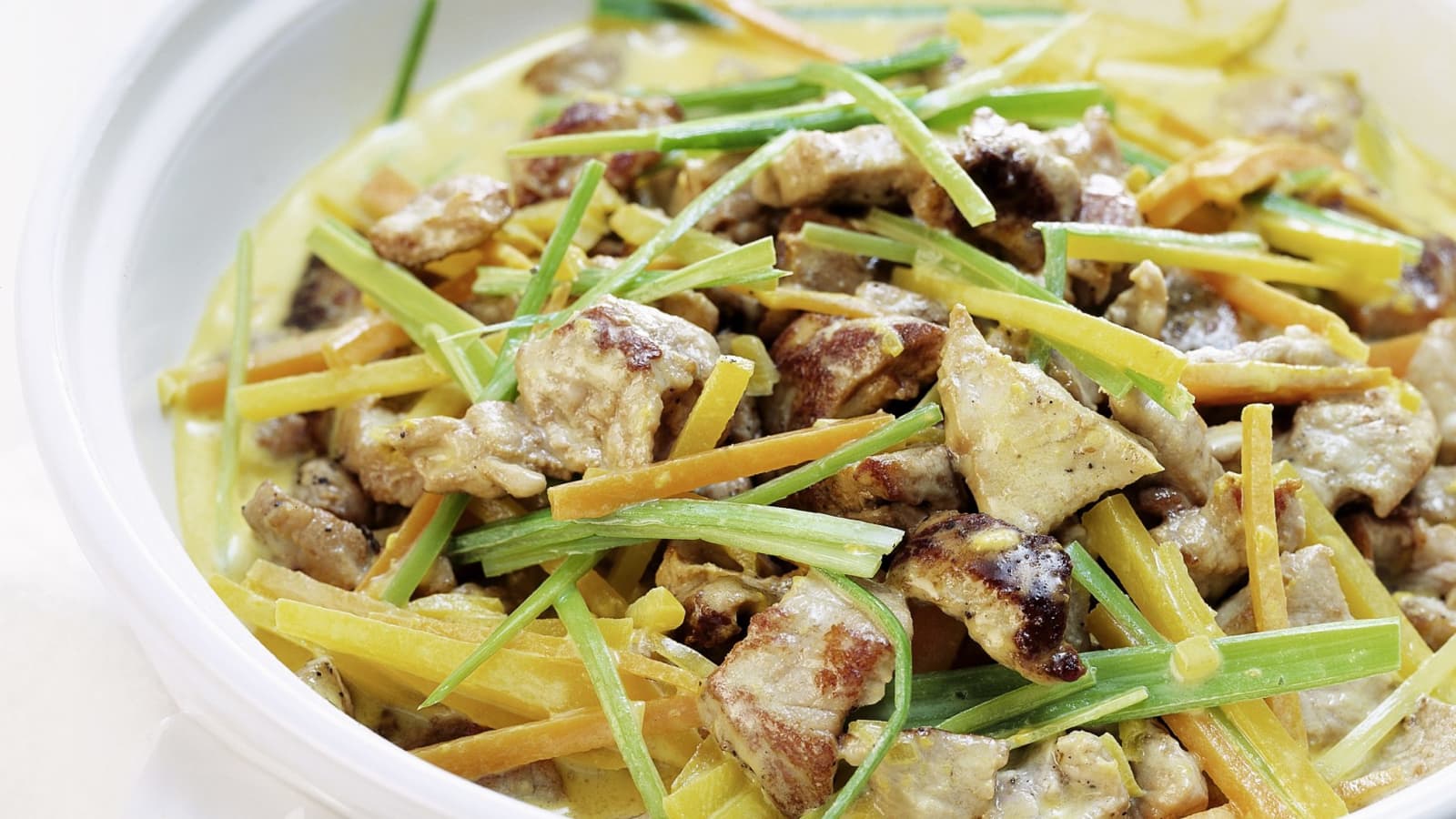 Kalbsgeschnetzeltes an Safran-Gemüse-Sauce - Rezept | Swissmilk