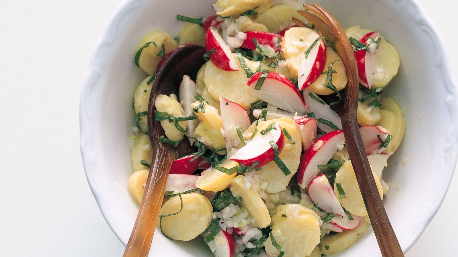 Kartoffelsalat an Bärlauch-Vinaigrette - Rezept | Swissmilk Kartoffelsalat an Bärlauch-Vinaigrette - Rezept | Swissmilk