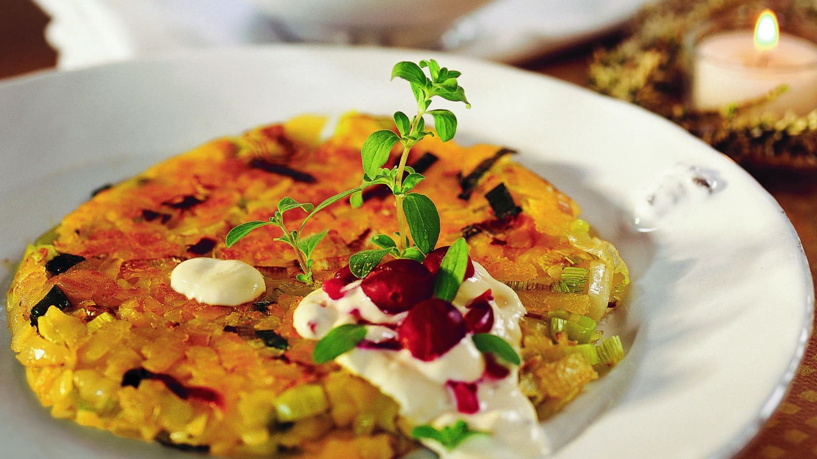 Lauch-Rösti mit Meerrettich-Preiselbeer-Crème - Rezept | Swissmilk