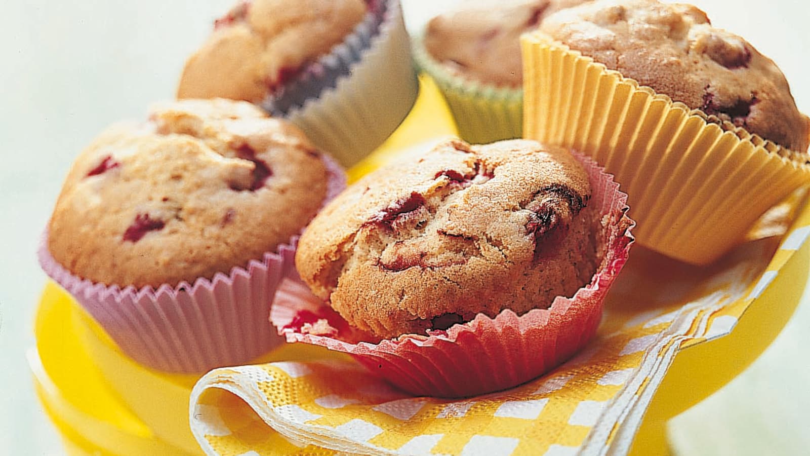 Mandel-Johannisbeermuffins mit Joghurt - Rezept | Swissmilk