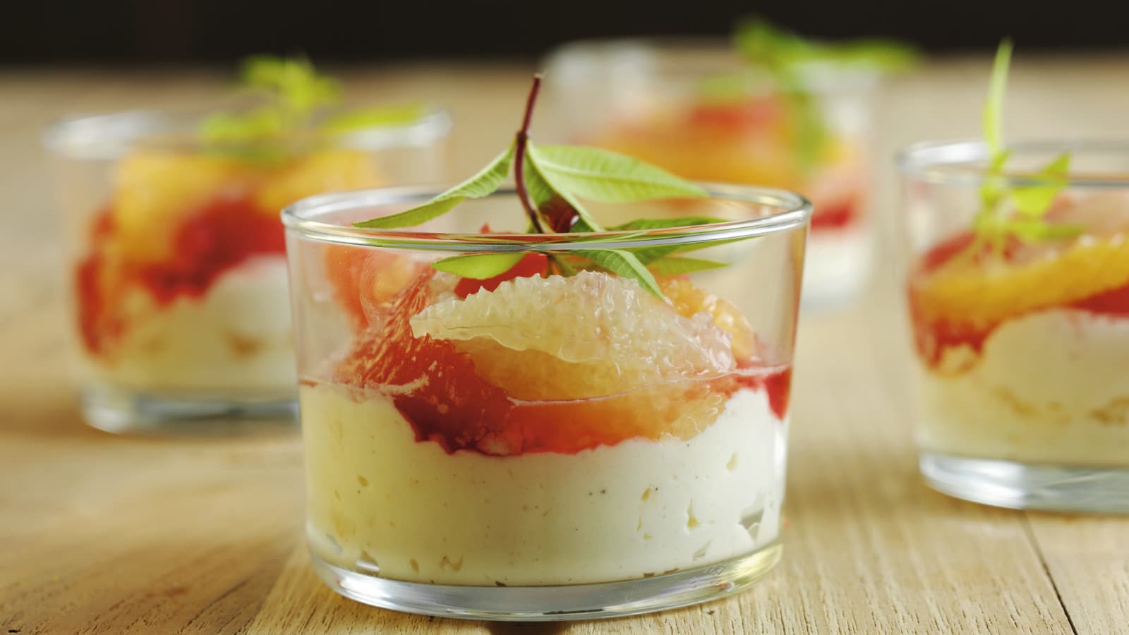 MascarponeMeringueCrème mit Zitrusfrüchten Rezept Swissmilk