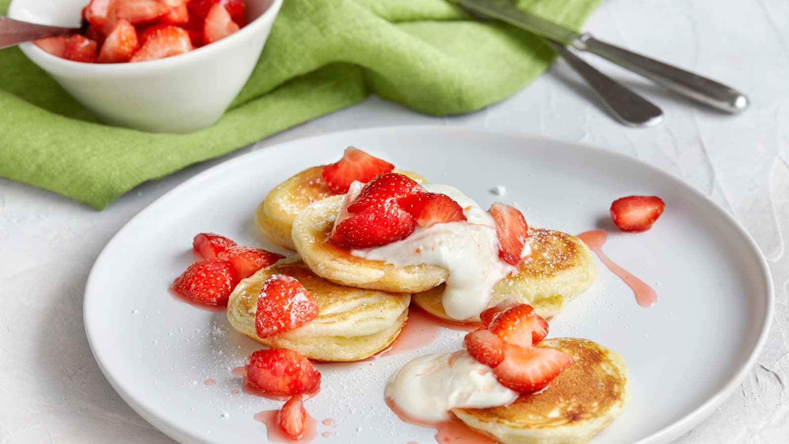 Pancakes mit Erdbeerquark - Rezept | Swissmilk