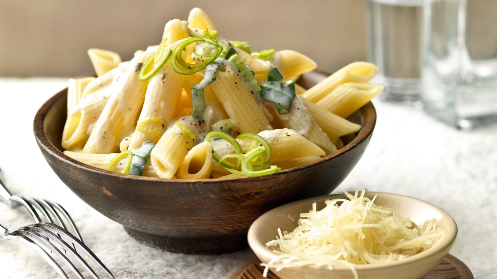 Penne mit Frischkäsesauce - Rezept | Swissmilk