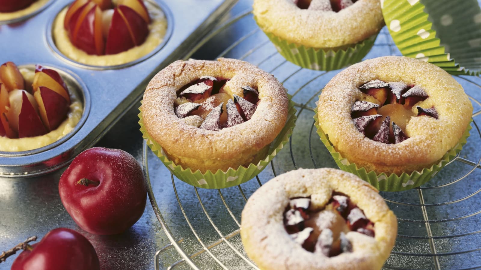 Pflaumen-Marzipan-Küchlein - Rezept | Swissmilk