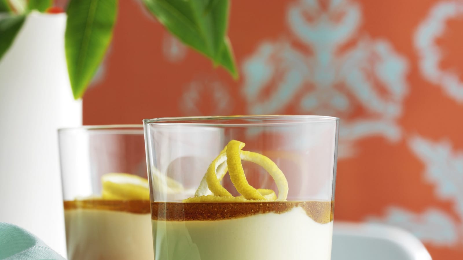 Quarkmousse mit Zitronen-Honigsauce - Rezept | Swissmilk