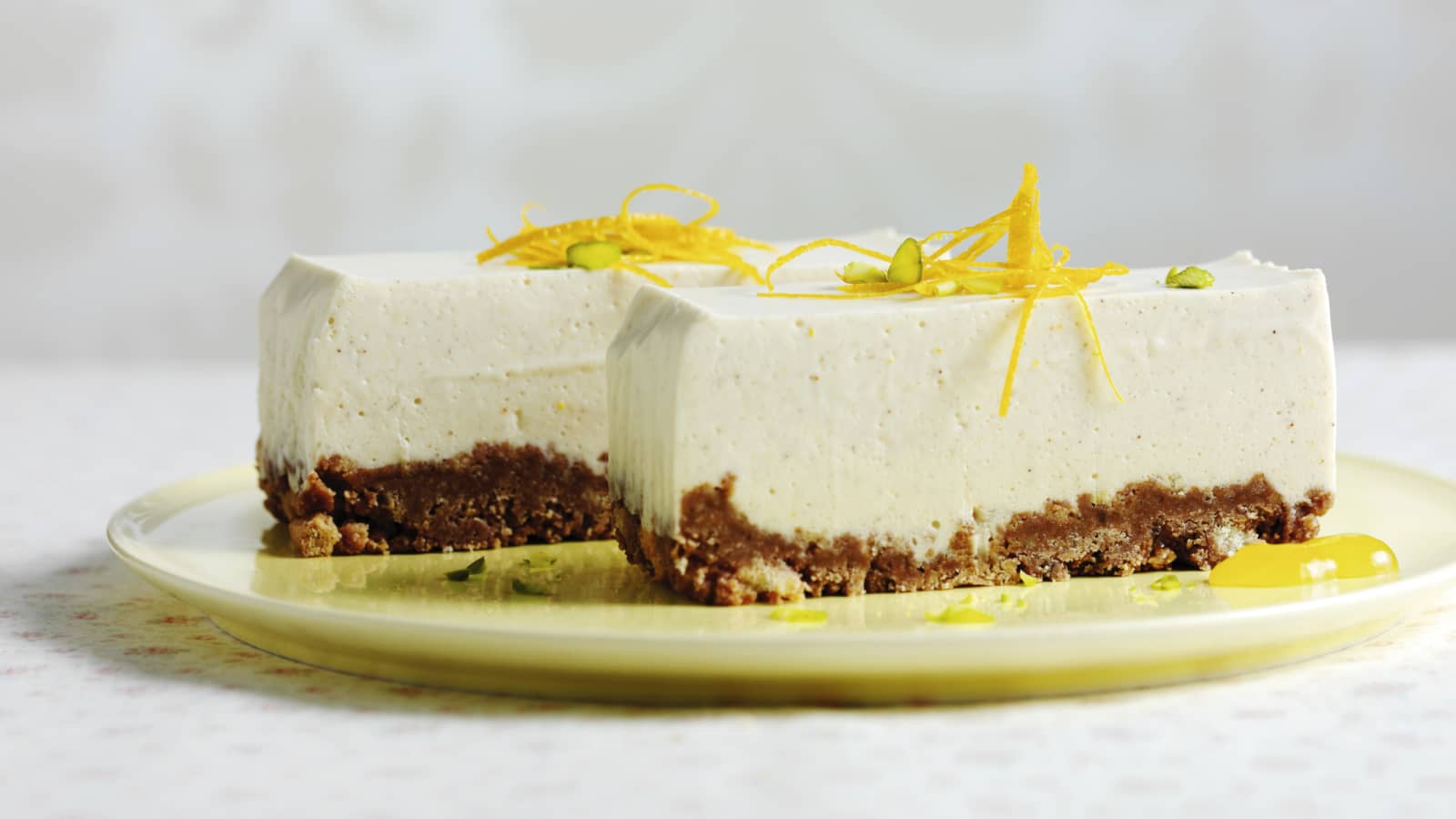 Quarkschnitten mit Orangensauce (ohne backen) - Rezept | Swissmilk