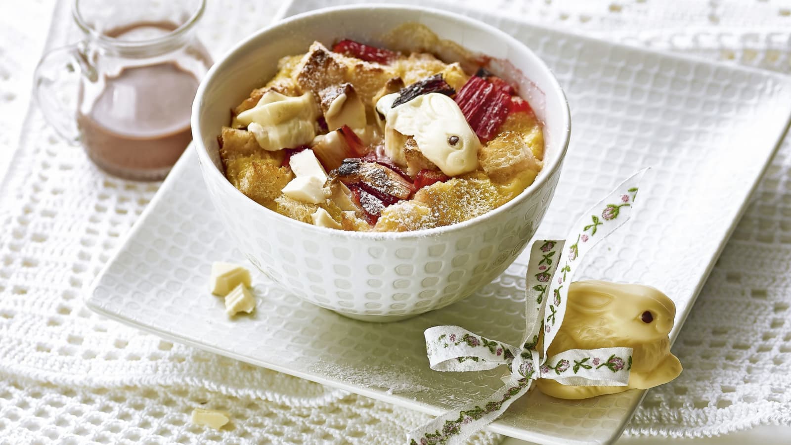 Rhabarberauflauf mit Schokoladensauce - Rezept | Swissmilk