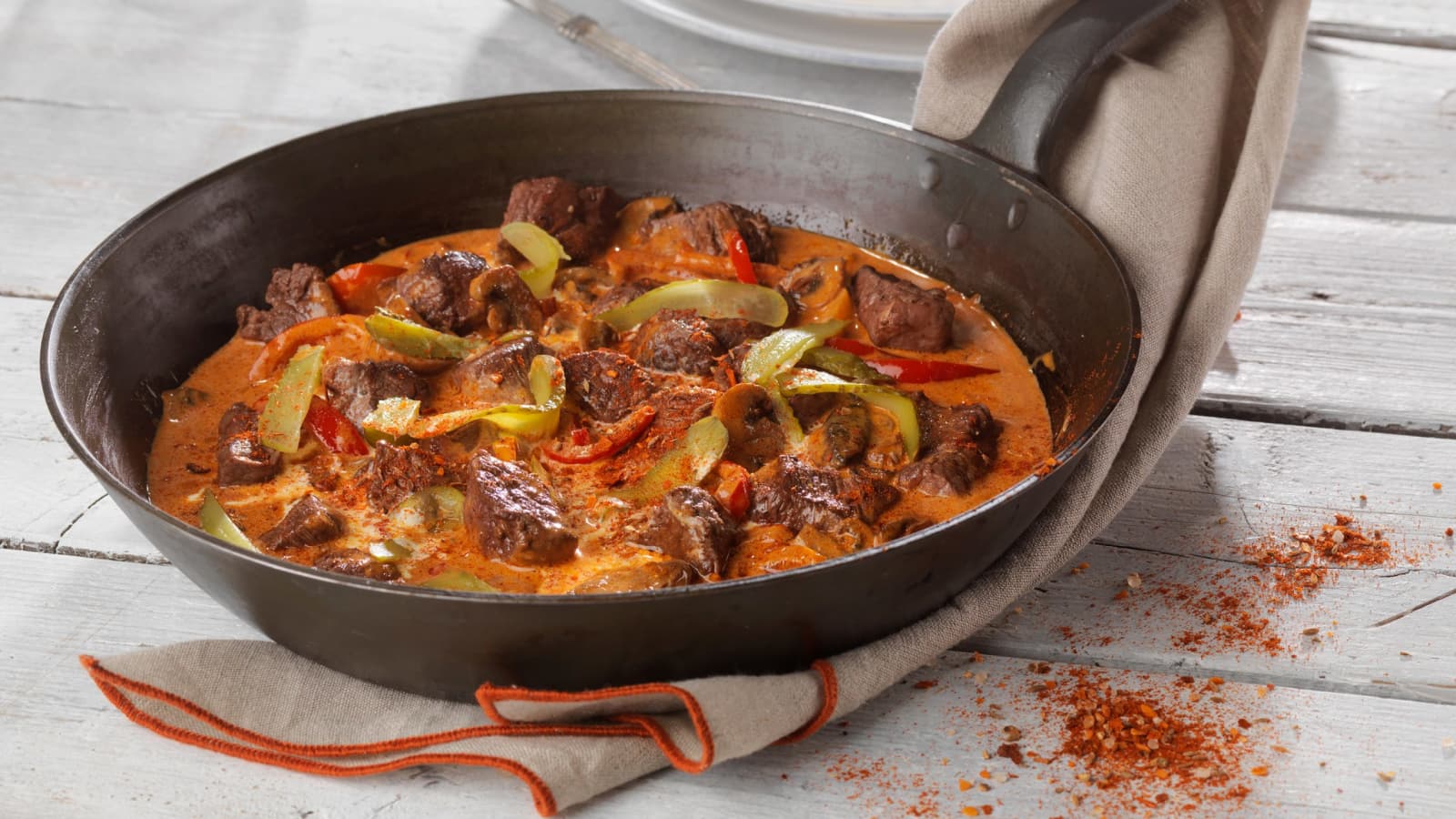 Rindsfilet Stroganoff - Rezept | Swissmilk Rindsfilet Stroganoff - Rezept | Swissmilk