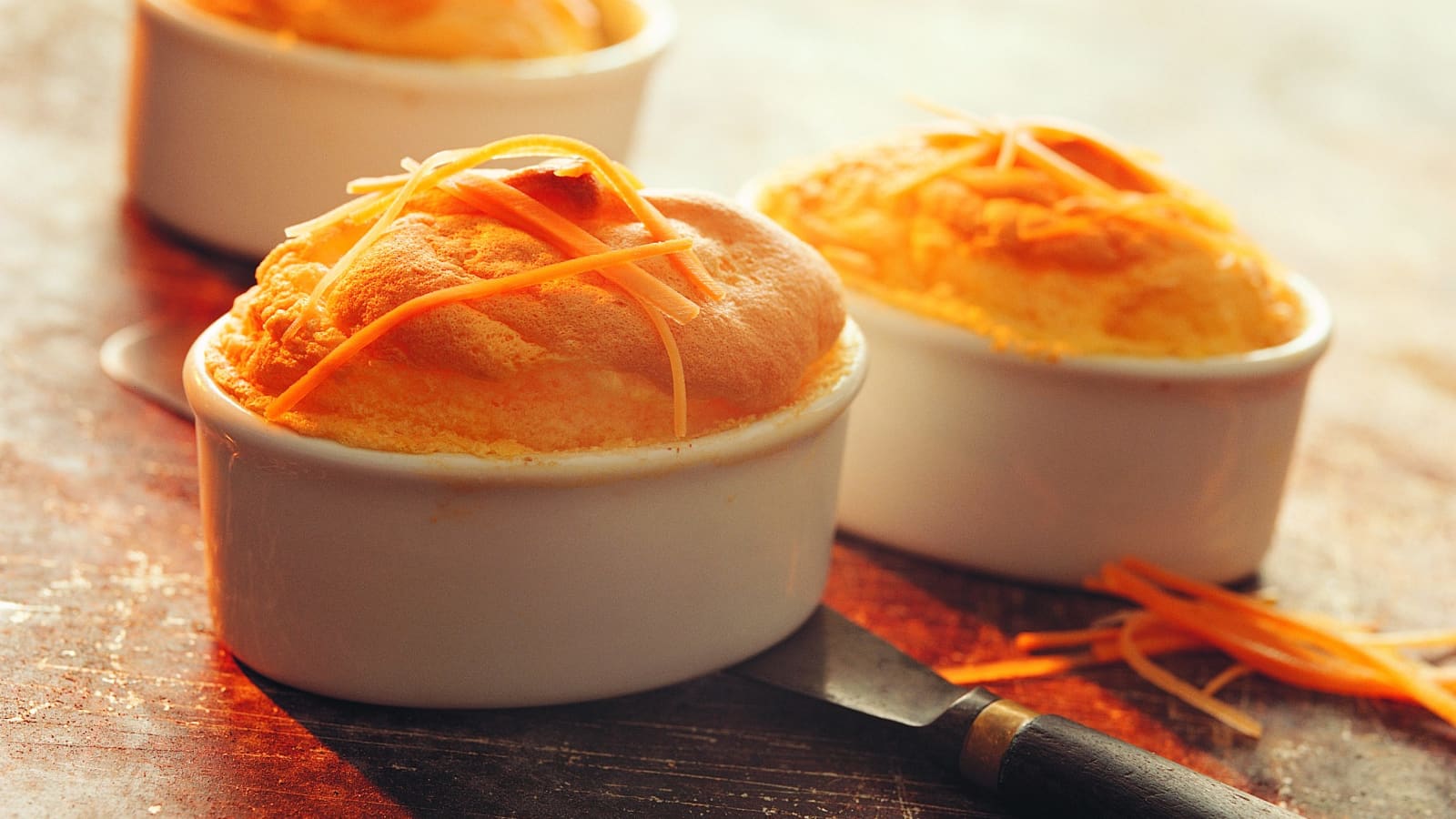 Rüebli-Soufflé mit Haselnüssen - Rezept | Swissmilk Rüebli-Soufflé mit Haselnüssen - Rezept | Swissmilk