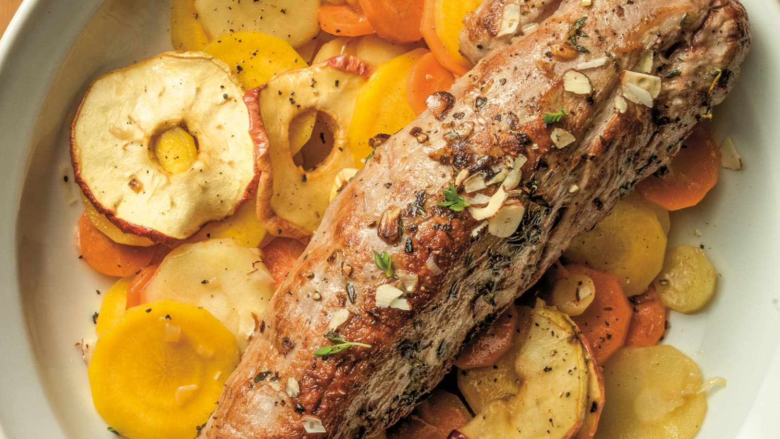 Schweinefilet auf Wurzelgemüse - Rezept | Swissmilk