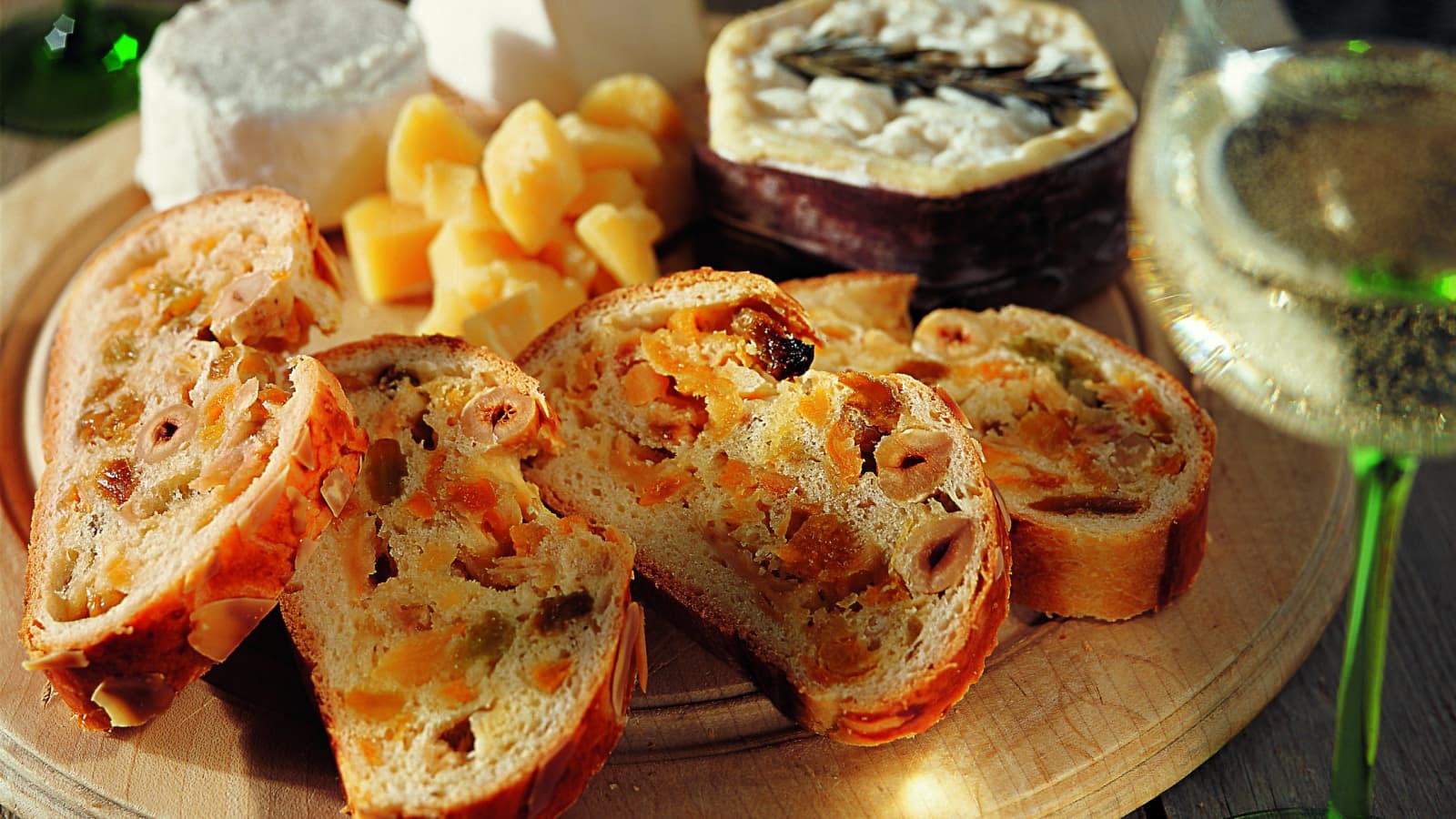 Sommerfrüchtebrot mit Käse - Rezept | Swissmilk