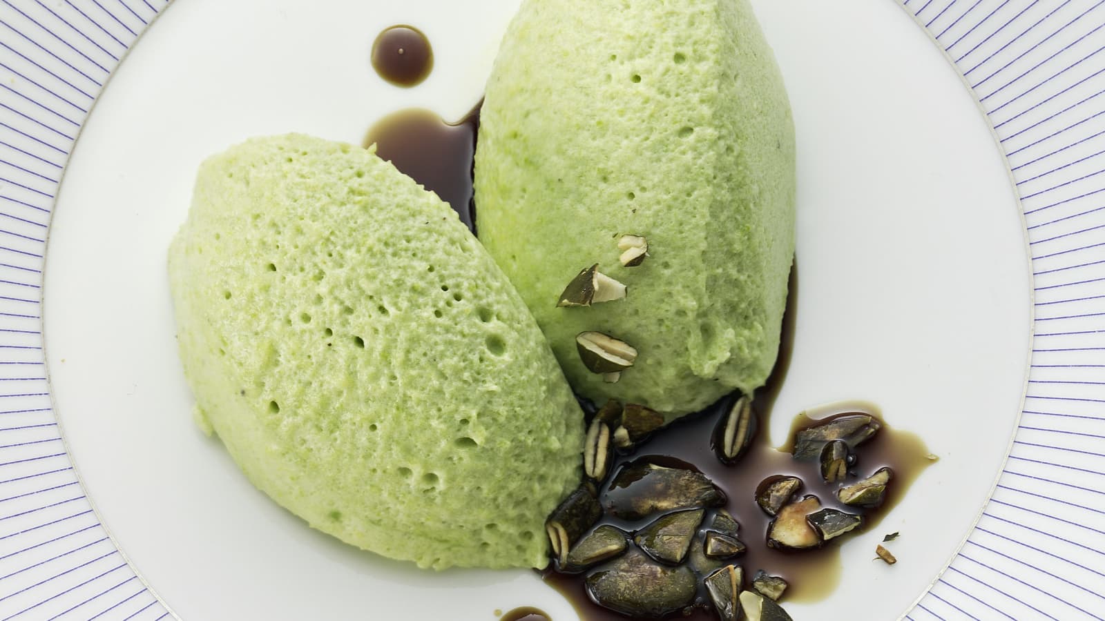 Spargelmousse mit Kürbiskernen - Rezept | Swissmilk