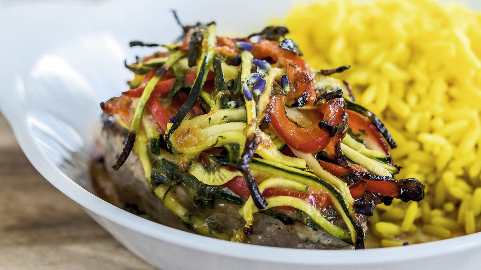 Steaks mit Gemüsehaube - Rezept | Swissmilk