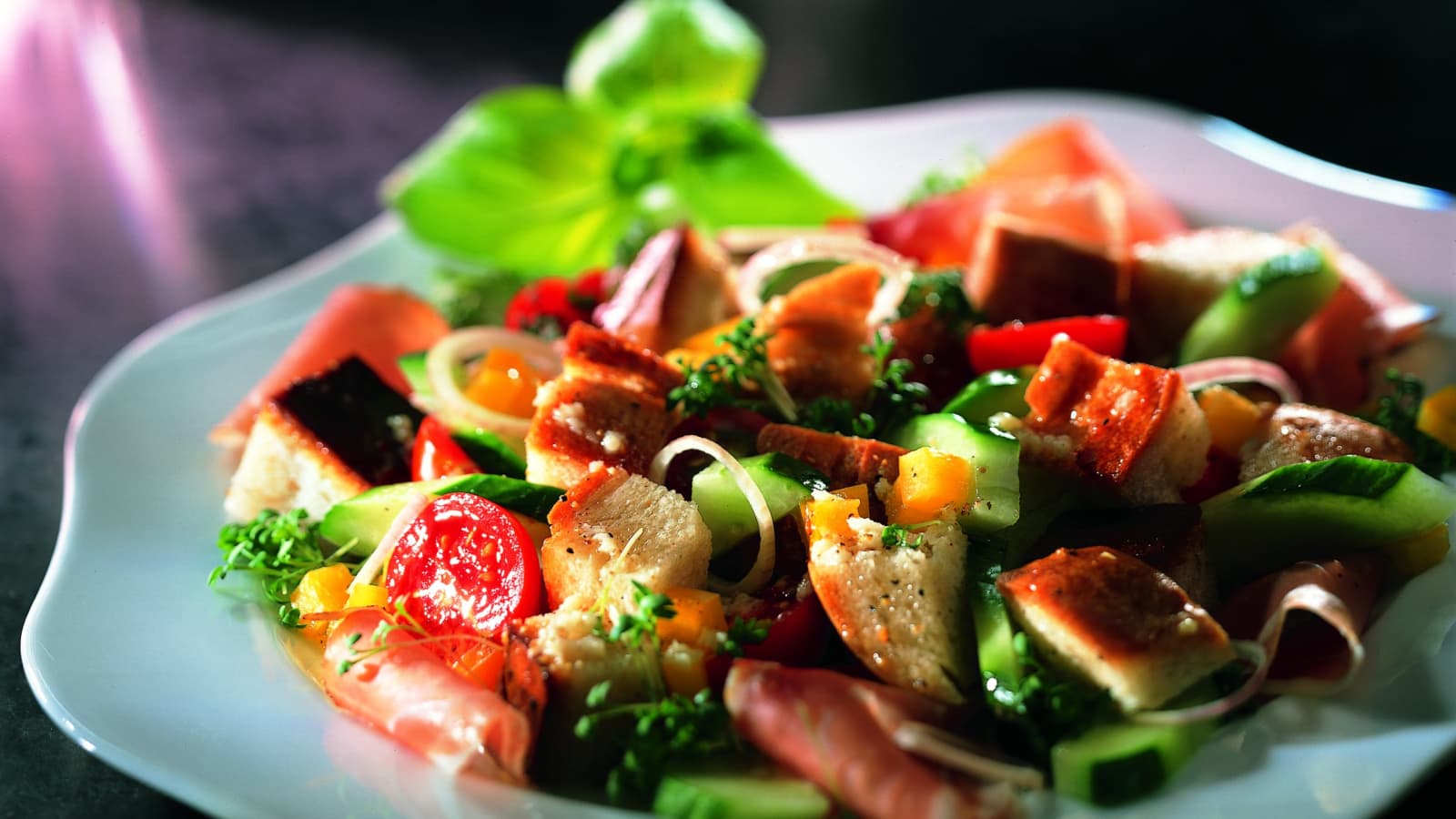 Salade toscane (panzanella) - Recette | Swissmilk