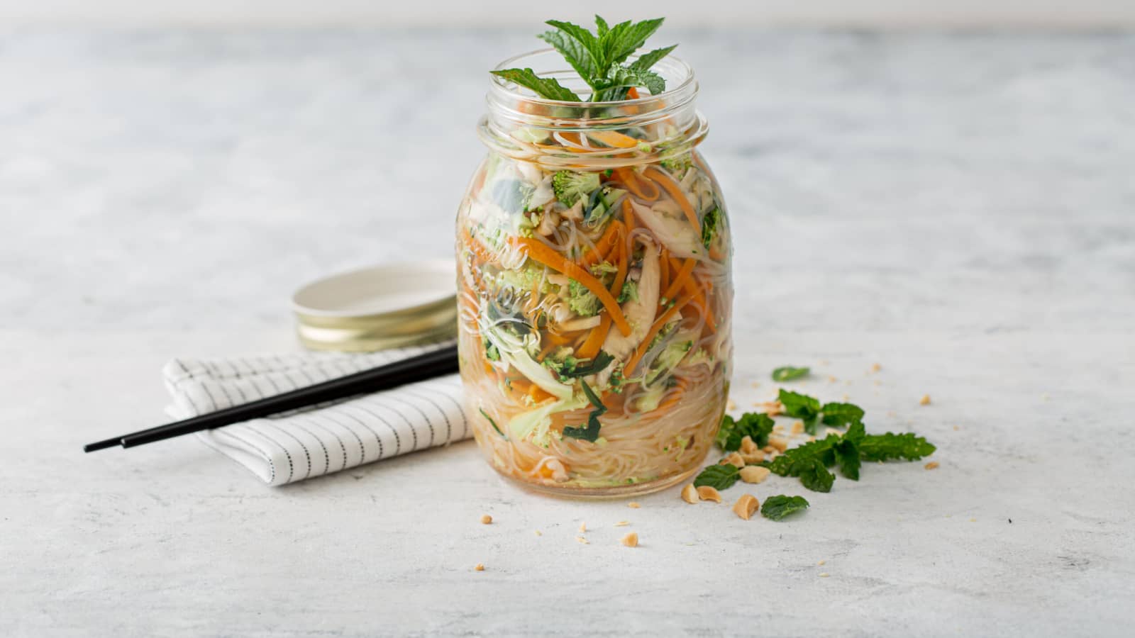 Glasnudelsuppe mit Gemüse und Pilzen (Low Carb) - Rezept | Swissmilk