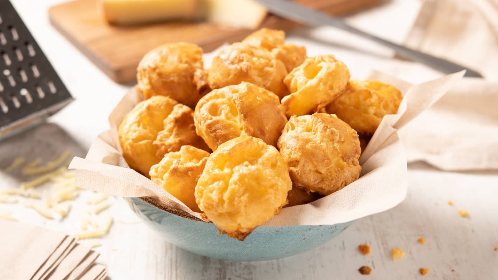 Gougères (Käse-Windbeutel) - Rezept | Swissmilk