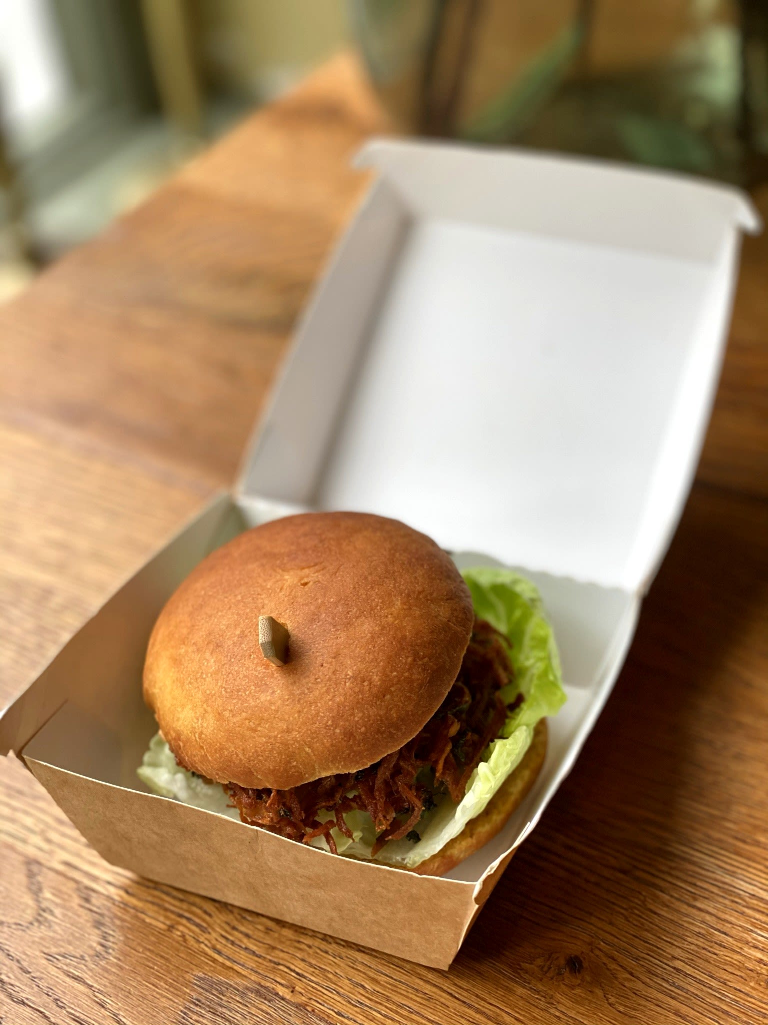 Vegetarian restaurant De Waaghals makes parsnip burgers to-go for Amsterdam residents