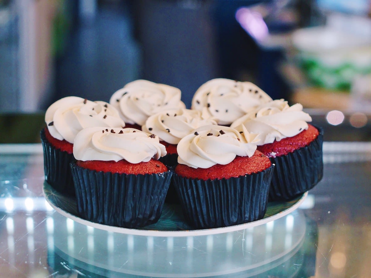Vegan red velvet cupcakes look delicious at Amsterdam bakery Vegabond