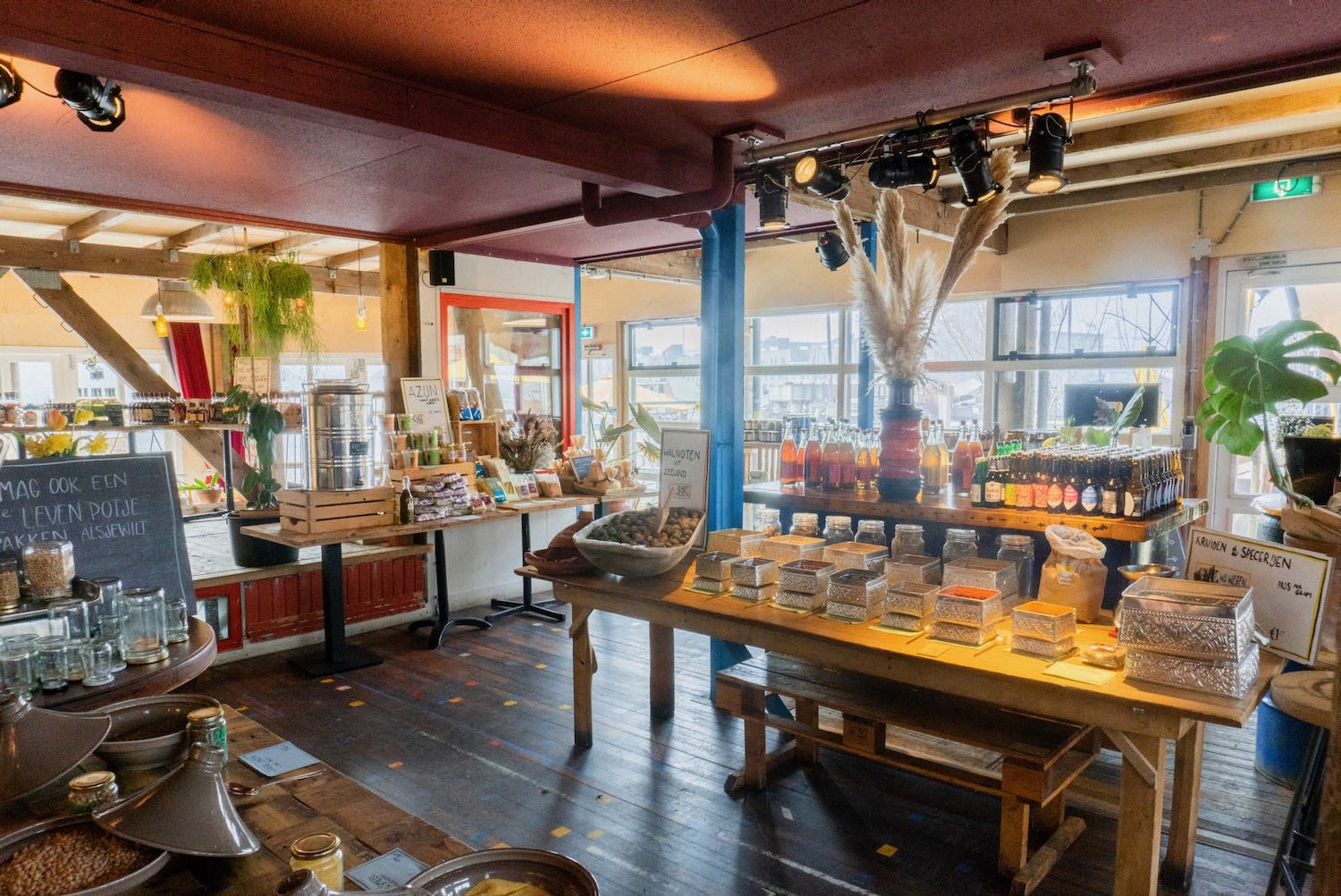 Sustainable Amsterdam restaurant Café de Ceuvel offers community market during COVID-19 coronavirus