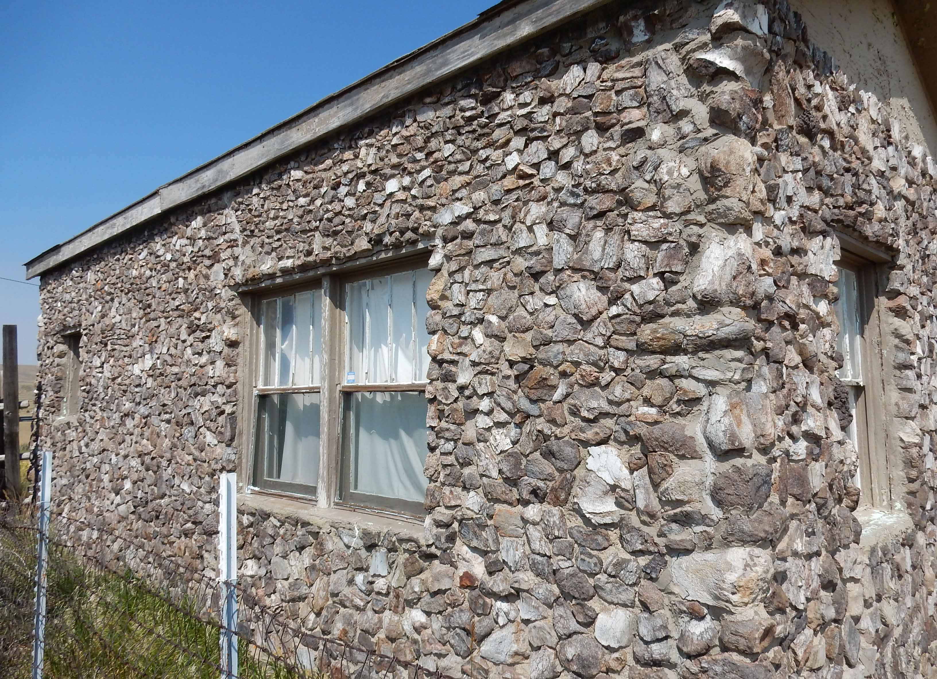 como bluff fossil cabin museum