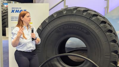 ウォームアップウェア Michelin Earthmover 20-Year Anniversary Michelin Rolls Out New Earthmover Tire - Mobility Engineering