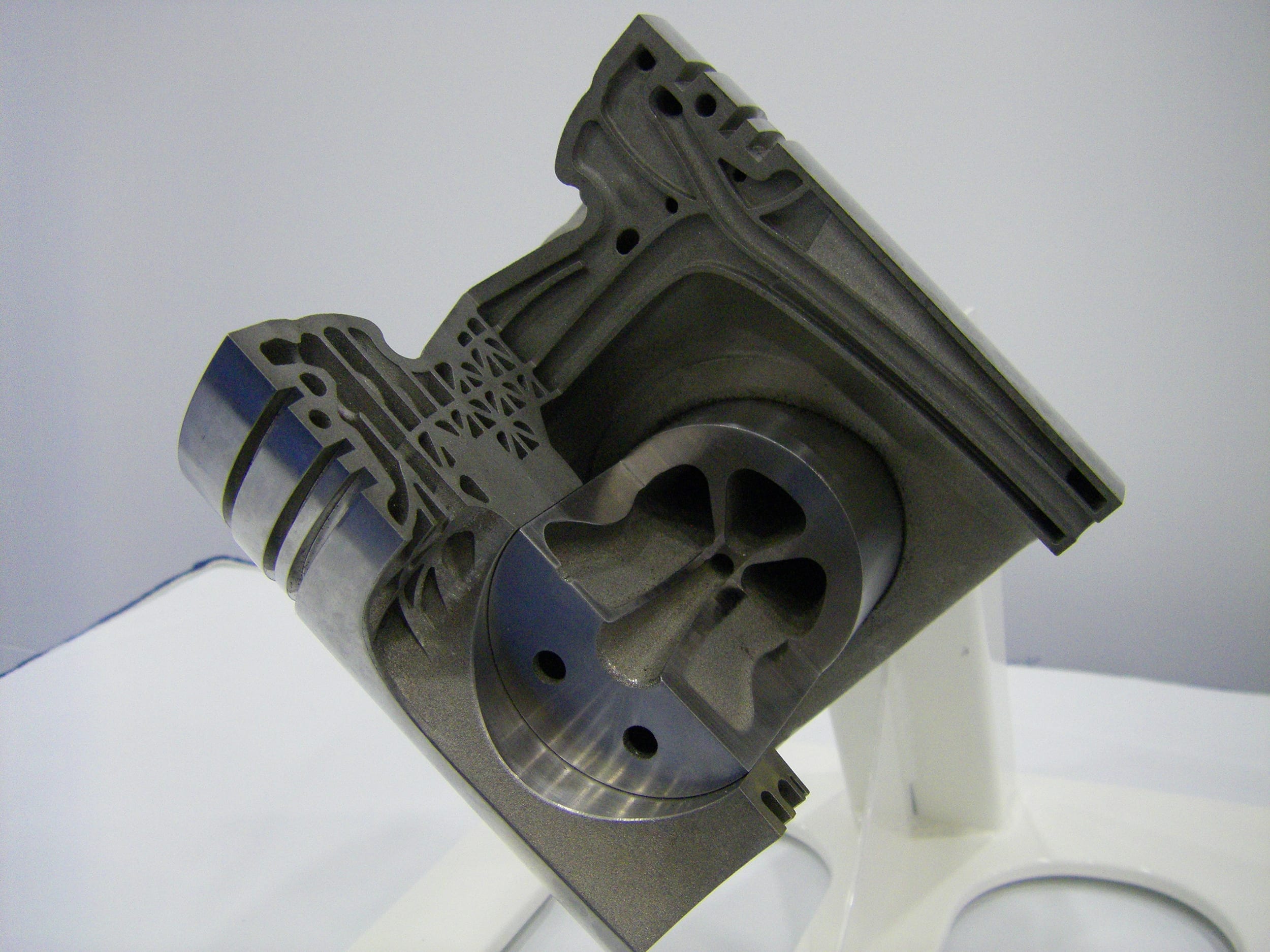IAV Using 3D Printed Pistons for Engine Testing Mobility Engineering