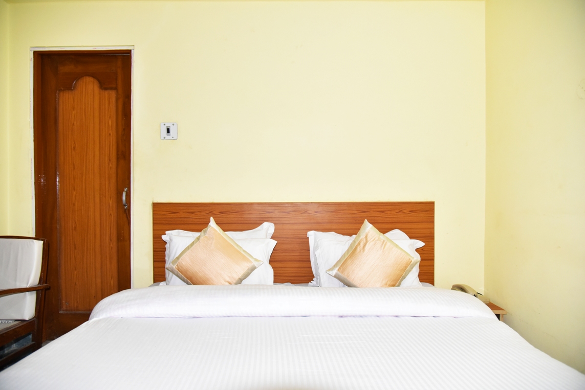 Standard Room in New Varuni Guest House